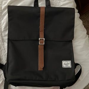 Hershel city mid black backpack